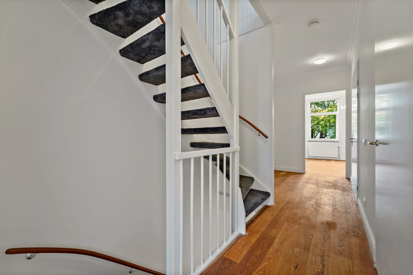 Photo 35 of Paulus Buijsstraat 49-E