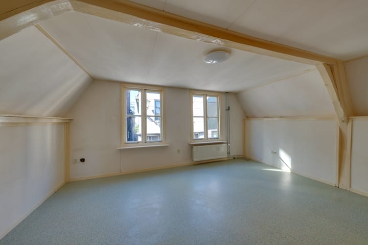 Foto 37 van Rechtestraat 59