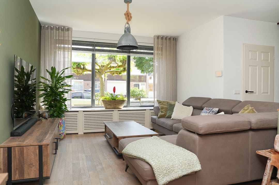 Foto 11 van Albert Botslaan 17