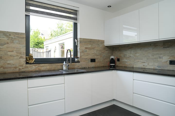 Foto 14 van Albert Botslaan 17