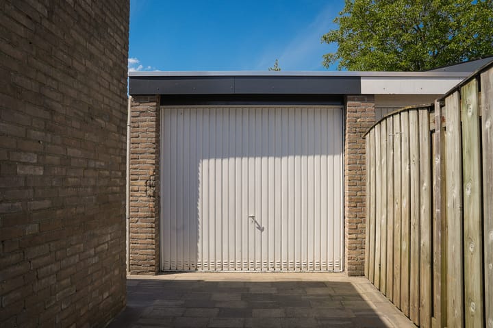 Foto 37 van Albert Botslaan 17