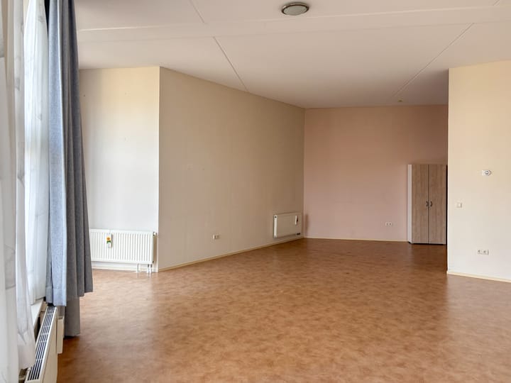 Photo 7 of Merel 109