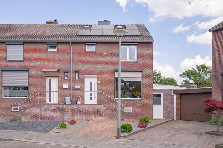 Photo 1 of Trompstraat 18