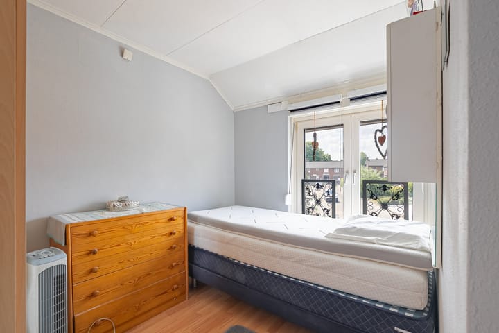 Photo 9 of Trompstraat 18