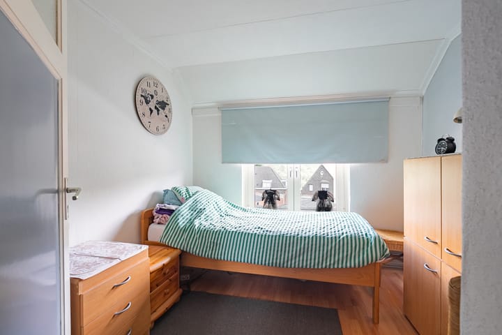 Photo 11 of Trompstraat 18