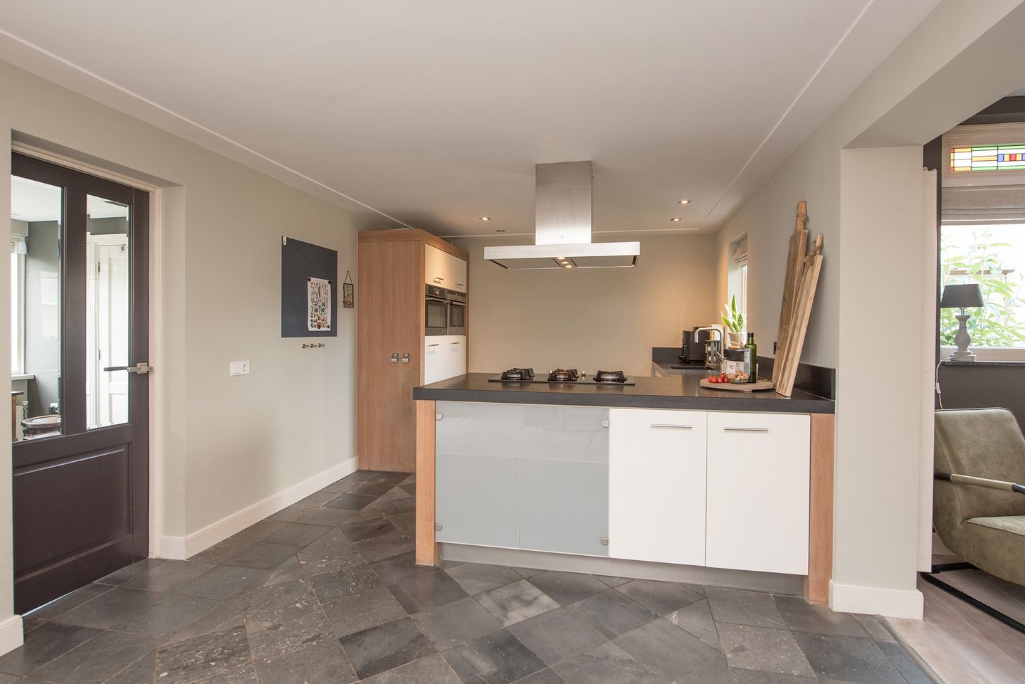 Photo 34 of Burchtstraat 10