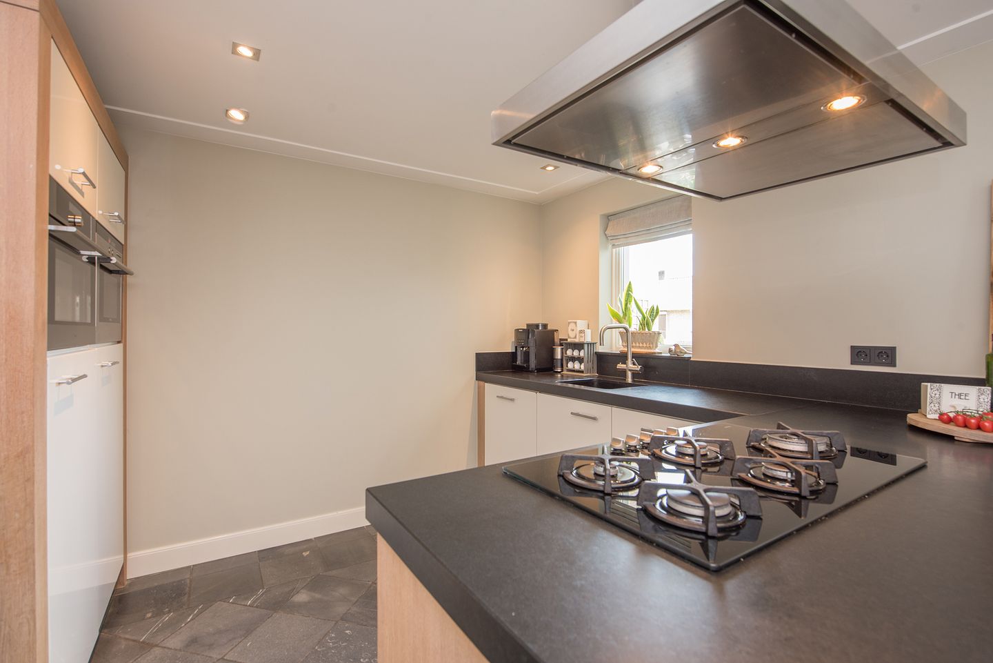 Photo 35 of Burchtstraat 10