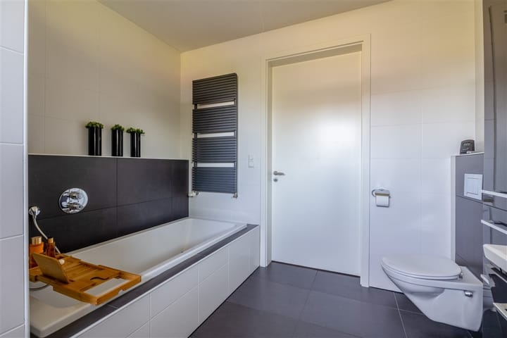 Foto 46 van Sadelijnstraat 15