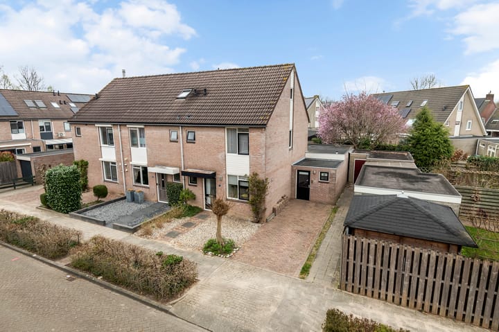 Foto 42 van Burgemeester de Bruynstraat 35