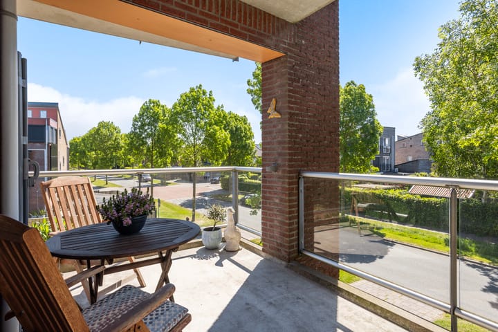 Foto 3 van Keizersmantel 345