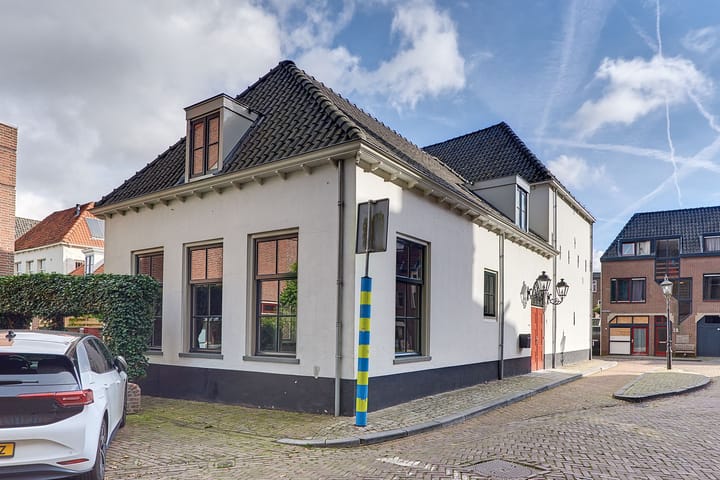 Foto 1 van Kerkplein 11