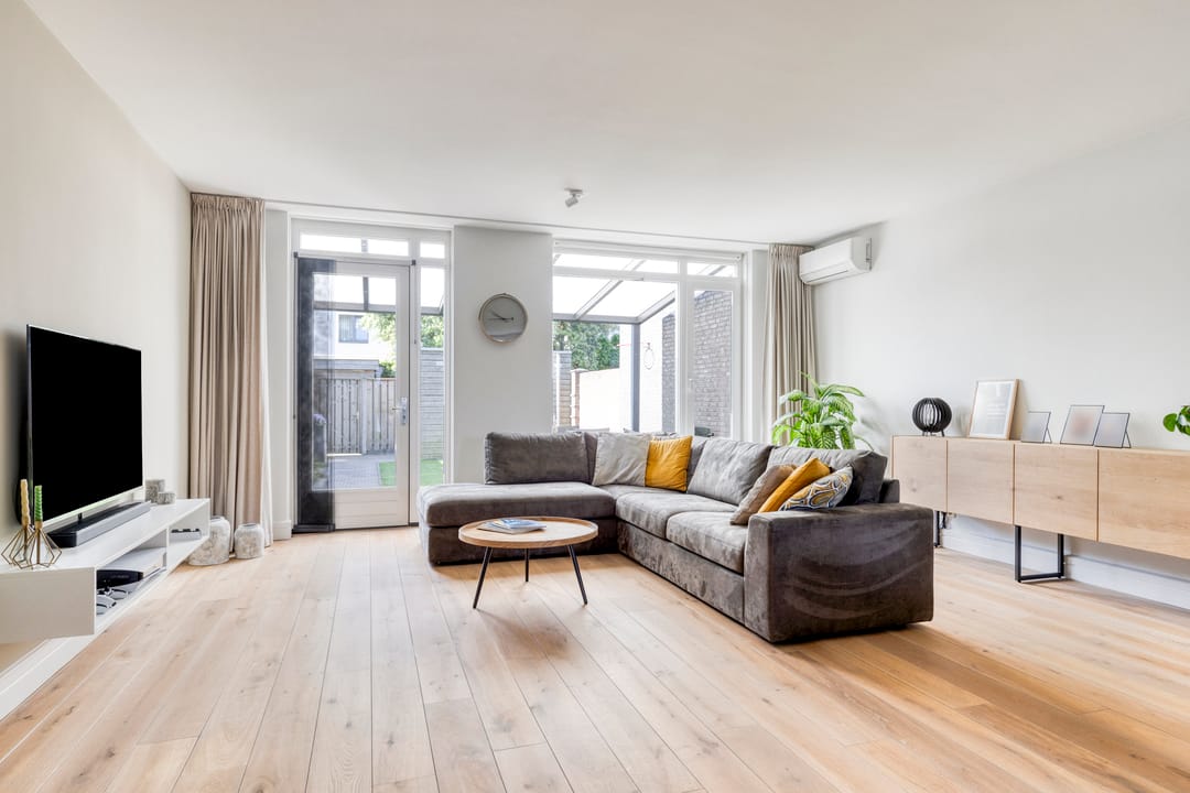 Photo 11 of Vriezenveenstraat 28