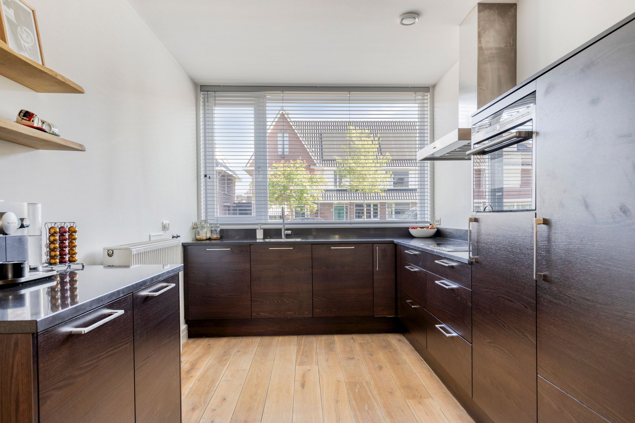 Photo 15 of Vriezenveenstraat 28