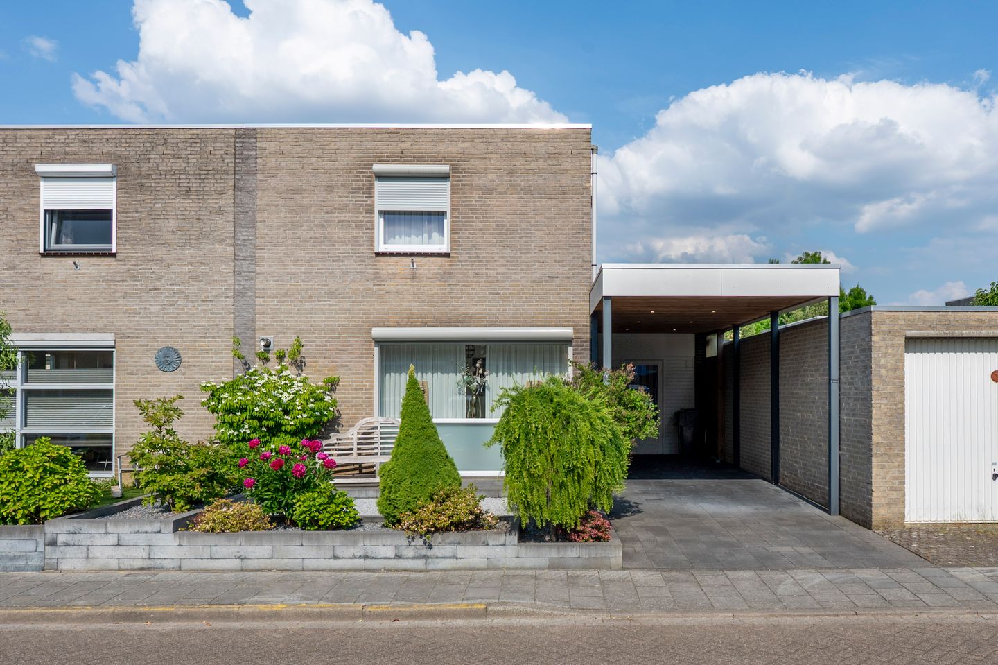 Foto 1 van Burg. Onlandstraat 2