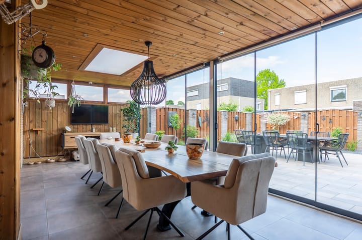 Foto 25 van Burg. Onlandstraat 2