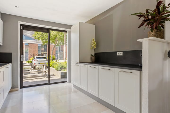 Foto 8 van Pernisstraat 104