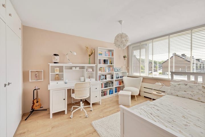 Foto 24 van Bloemendaele 17