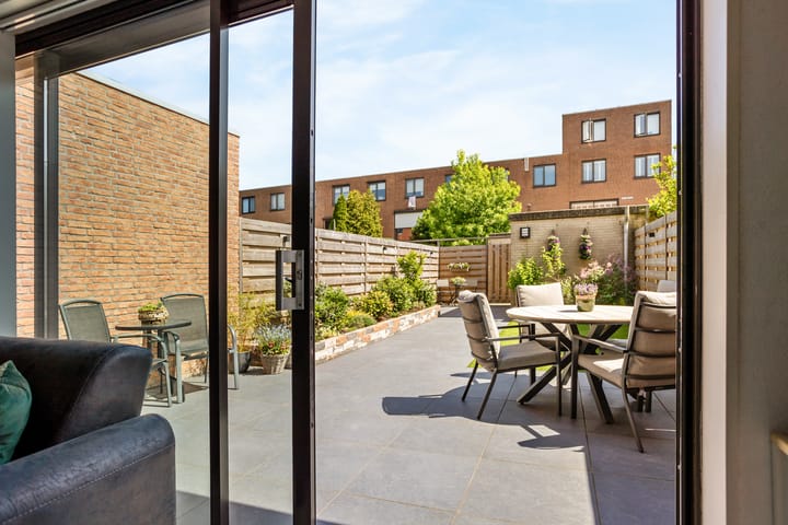 Foto 25 van Pernisstraat 104