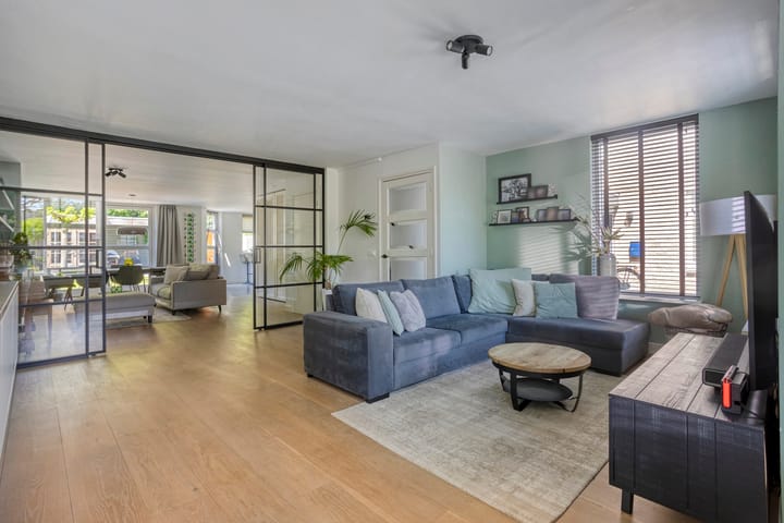 Foto 2 van Van Hovengaarde 6