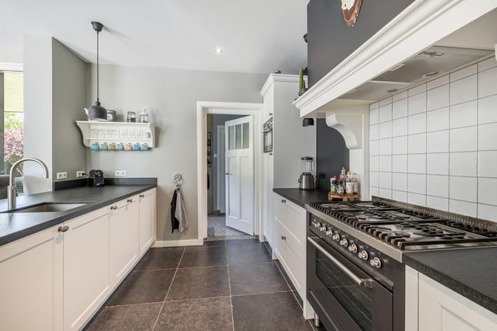 Foto 15 van Heveringseweg 64