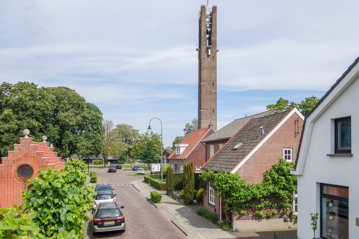 Photo 3 of Burgemeester Buskensstraat 10