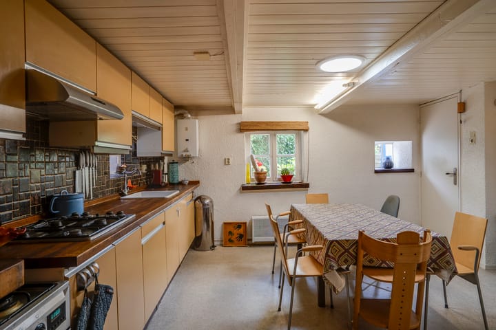 Photo 16 of Burgemeester Buskensstraat 10