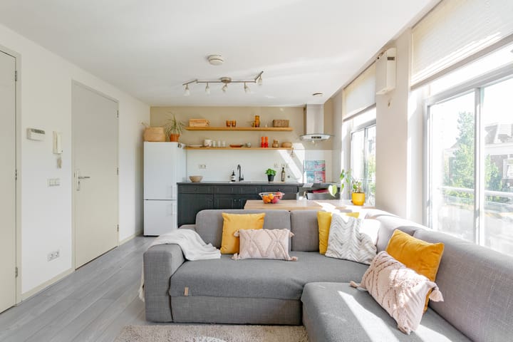 Photo 6 of Dapperstraat 10-G