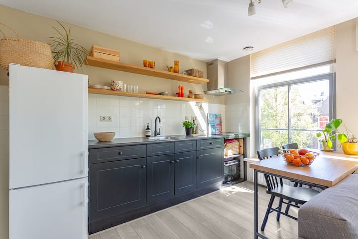 Photo 8 of Dapperstraat 10-G