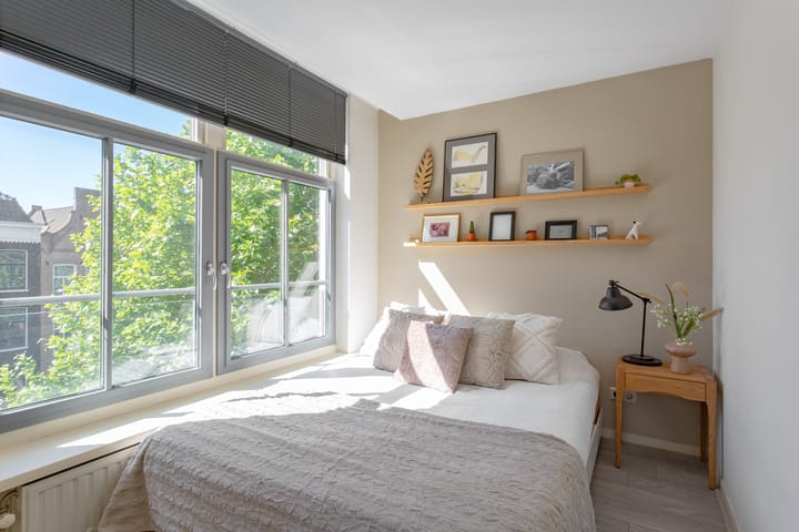 Photo 12 of Dapperstraat 10-G