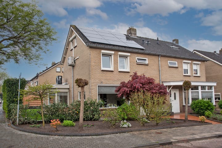 Foto 1 van Joost van den Vondelstraat 14-A