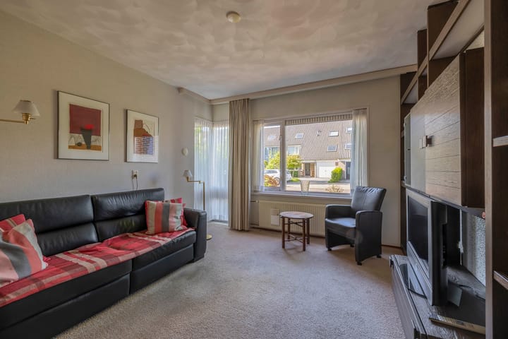 Foto 10 van Titanialaan 27