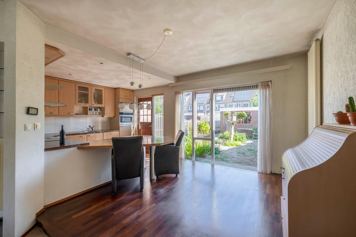 Foto 14 van Titanialaan 27