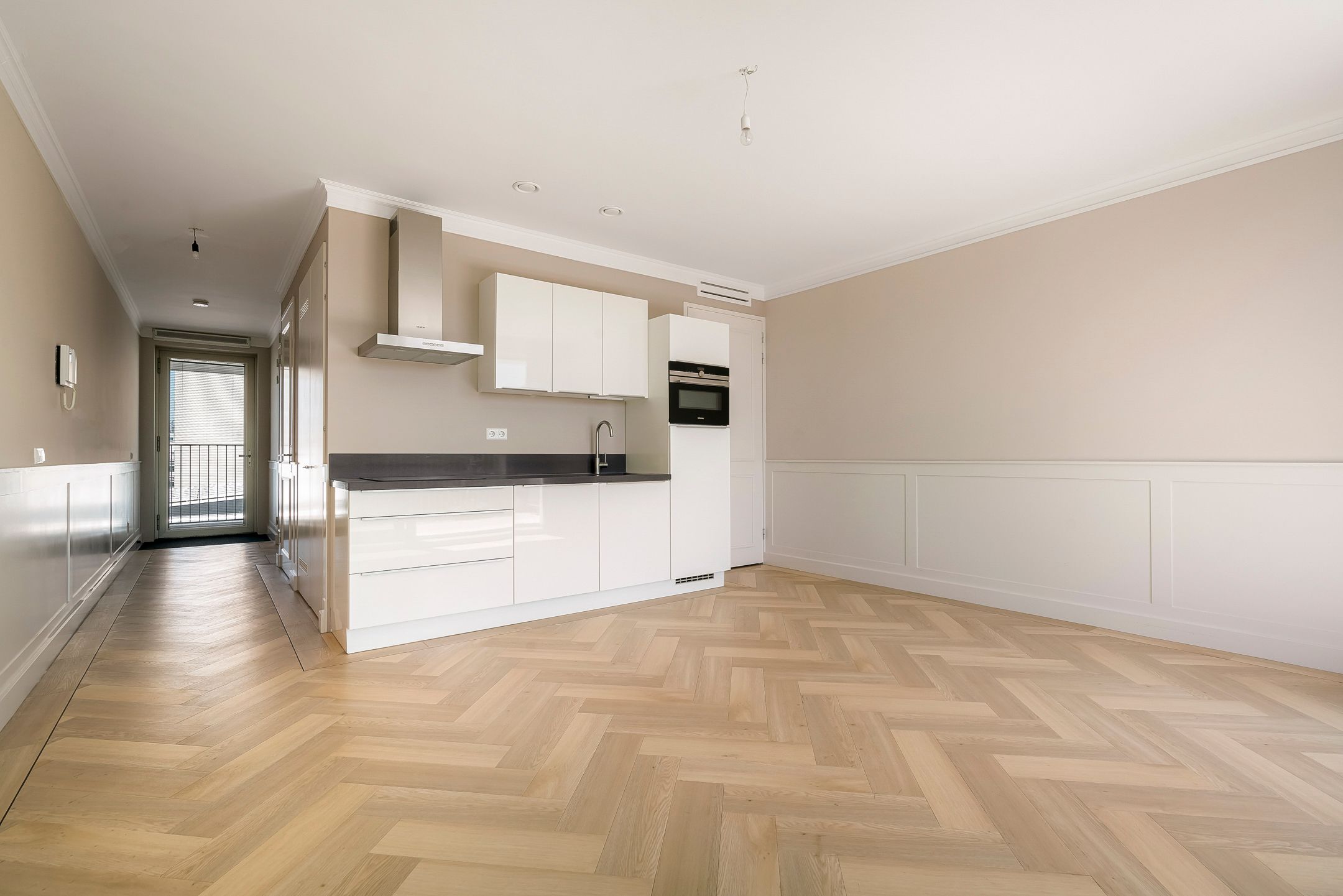 Photo 3 of De Klencke 93-B