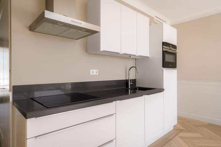 Photo 4 of De Klencke 93-B