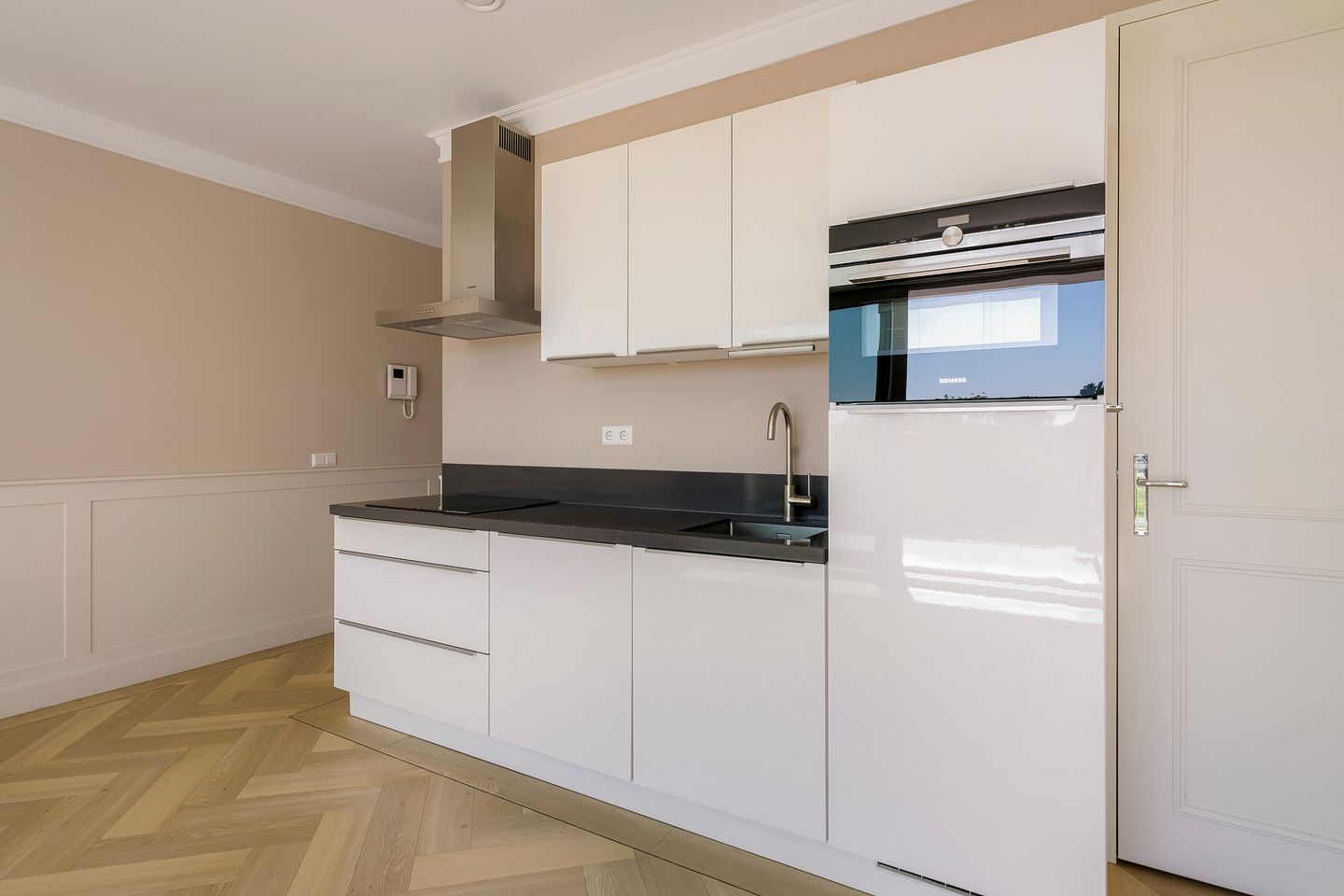 Photo 5 of De Klencke 93-B