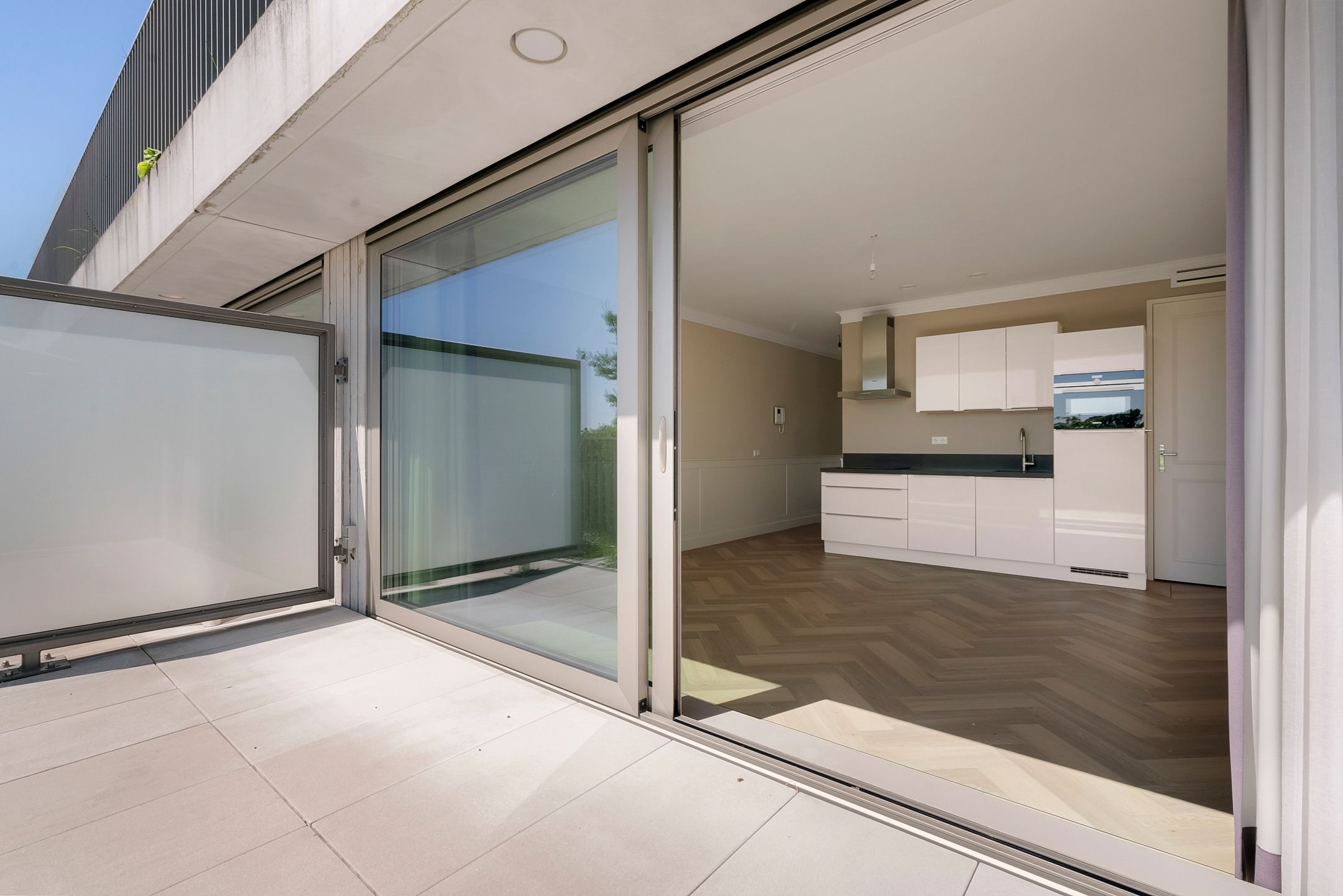 Photo 12 of De Klencke 93-B