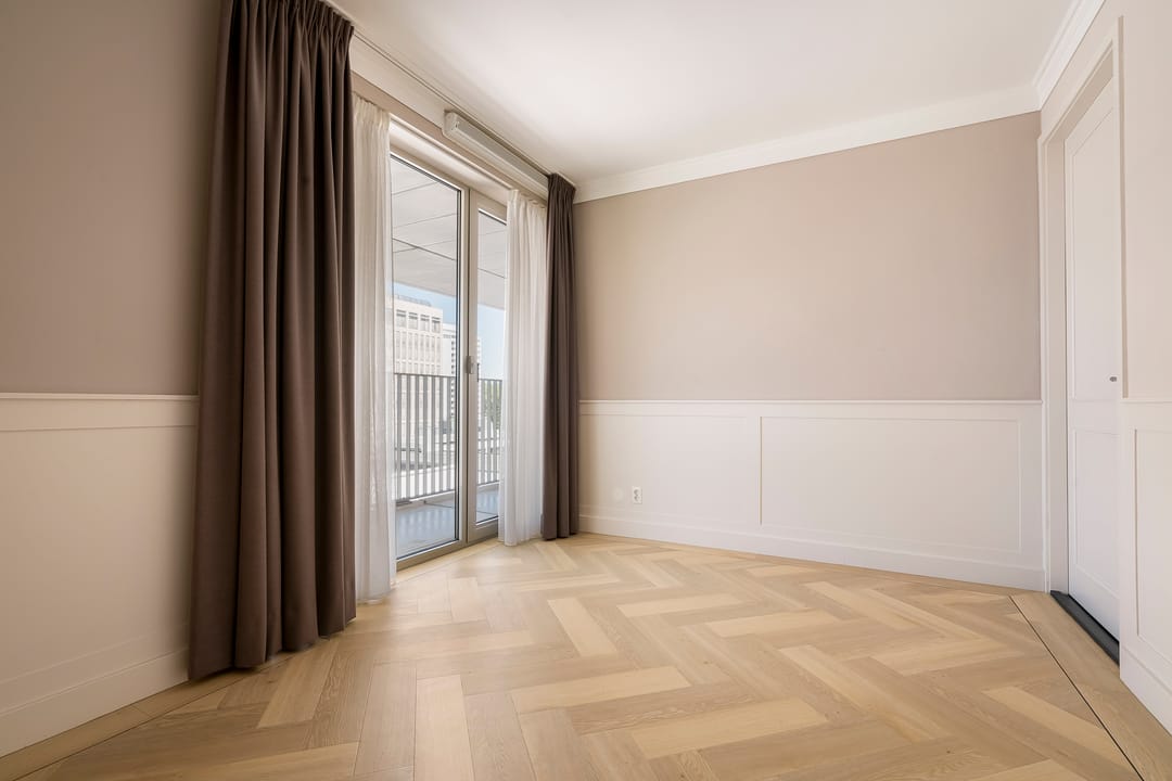 Photo 17 of De Klencke 93-B