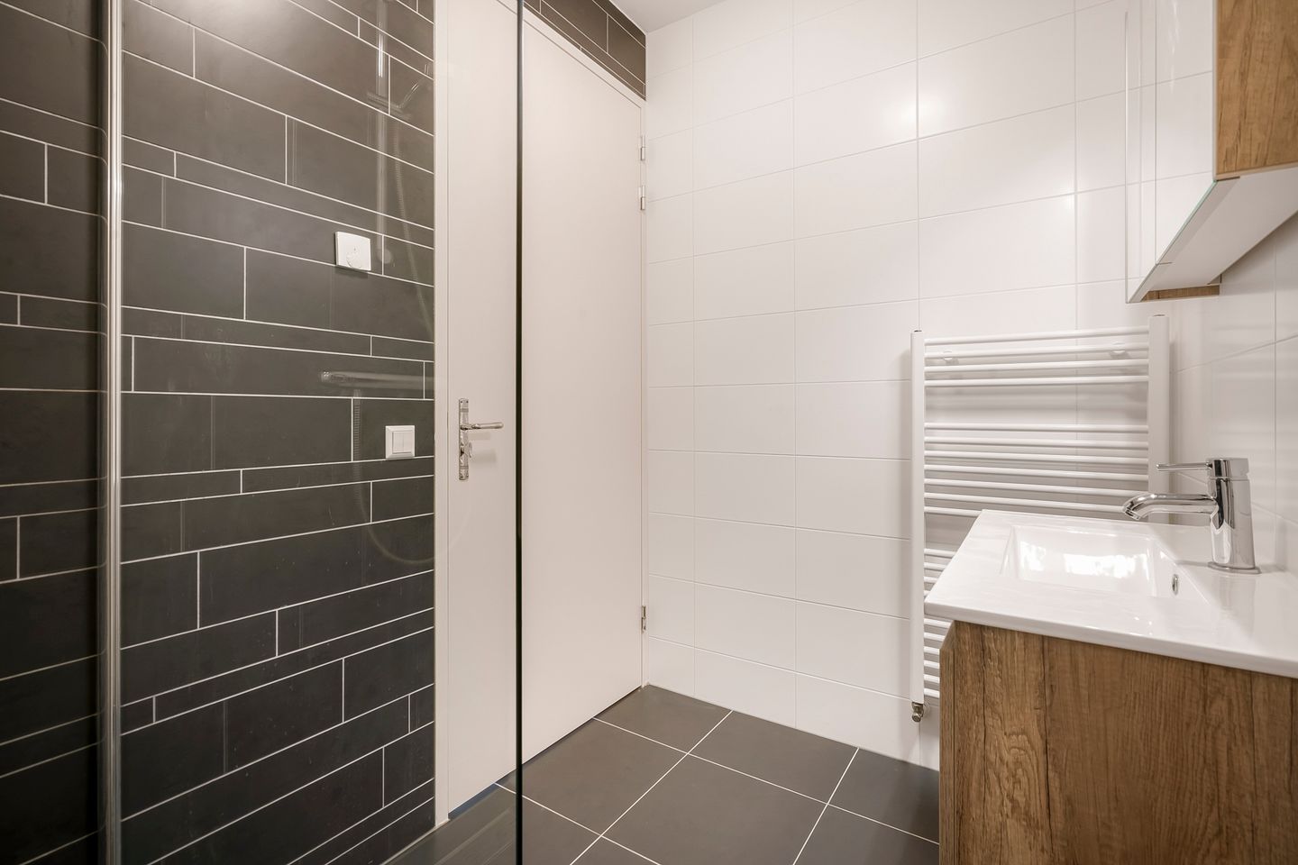 Photo 20 of De Klencke 93-B