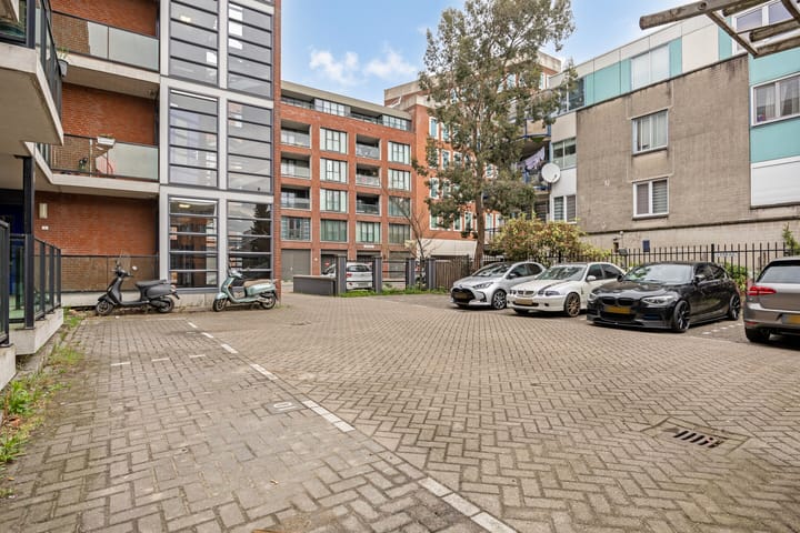 Foto 21 van Spoorstraat 2