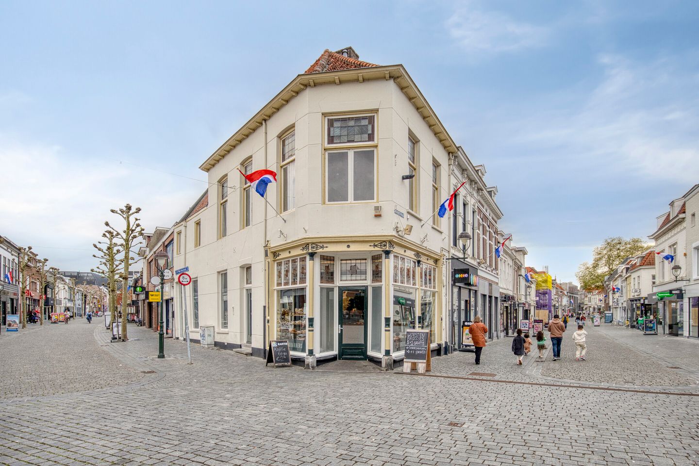 Bekijk foto 1 van Sint-Josephstraat 2