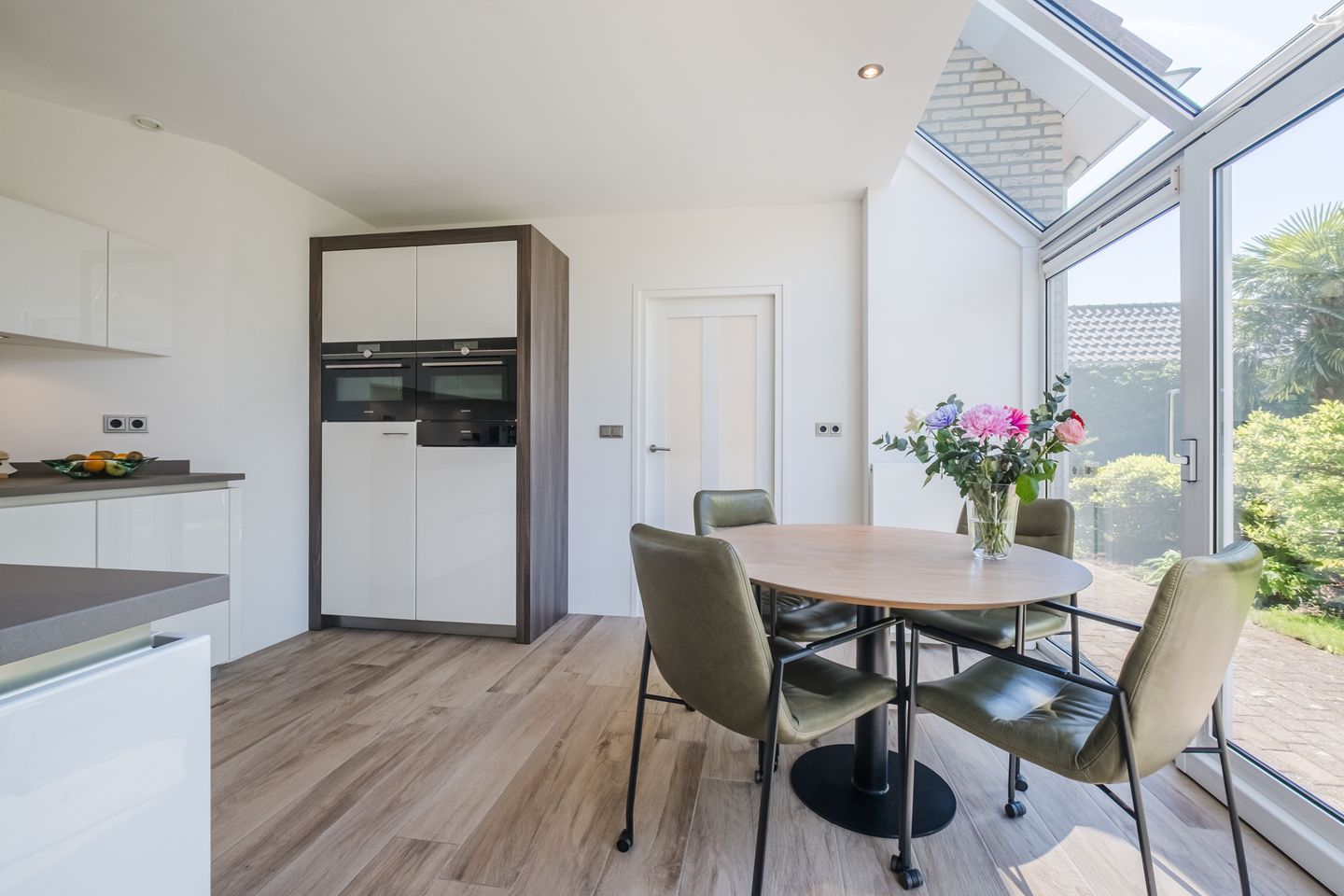 Photo 14 of Wezel 57