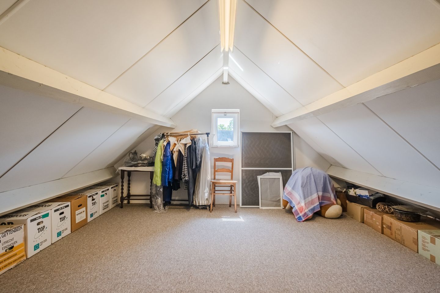 Photo 34 of Wezel 57