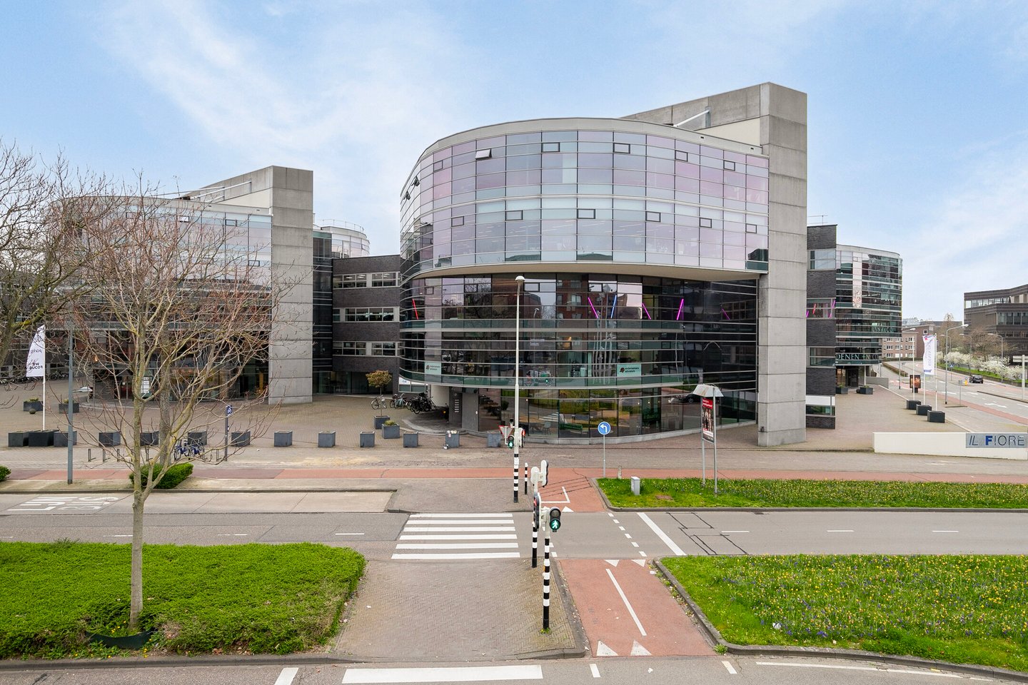 Bekijk foto 1 van Avenue Ceramique 201-245