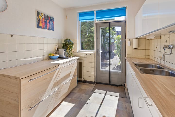 Foto 8 van Pastoor van Geldropstraat 4