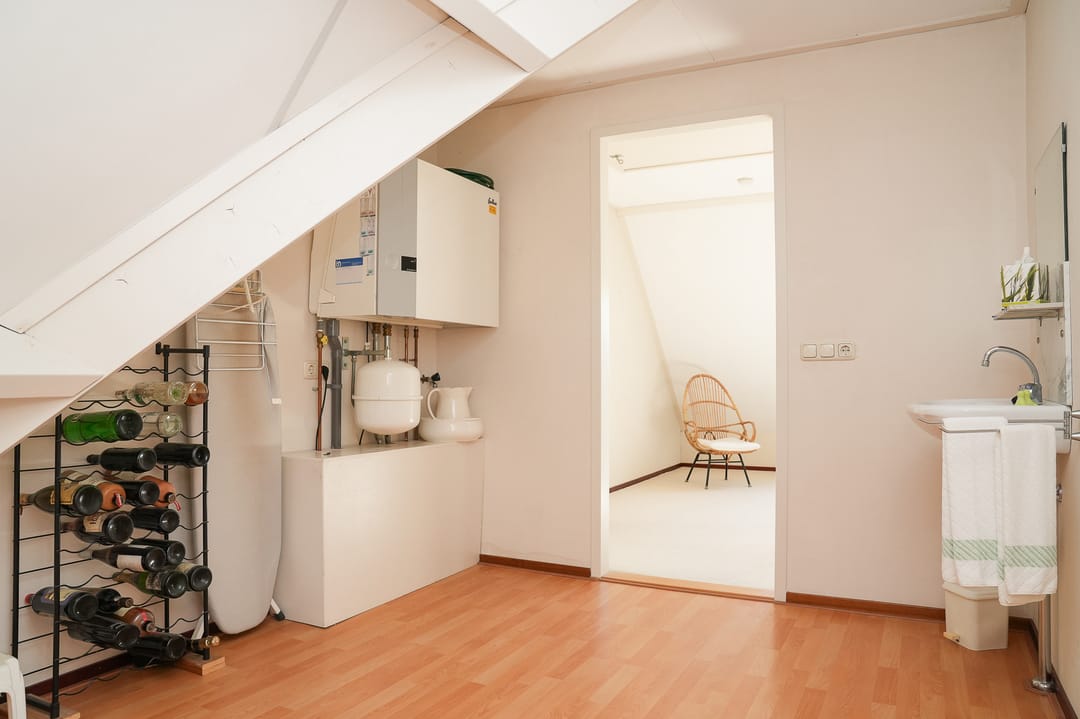 Photo 32 of Bredestraat 9-A