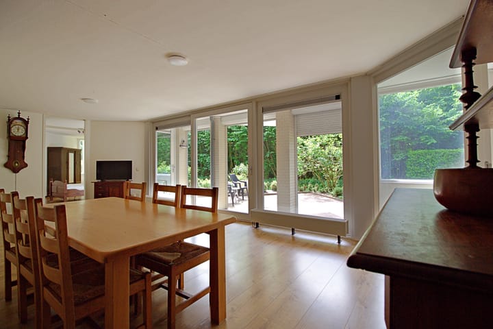 Foto 8 van Peter Benensonstraat 11