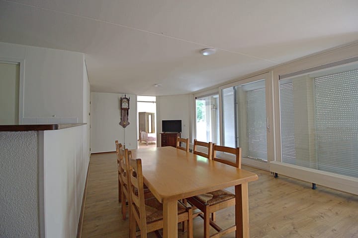 Foto 10 van Peter Benensonstraat 11