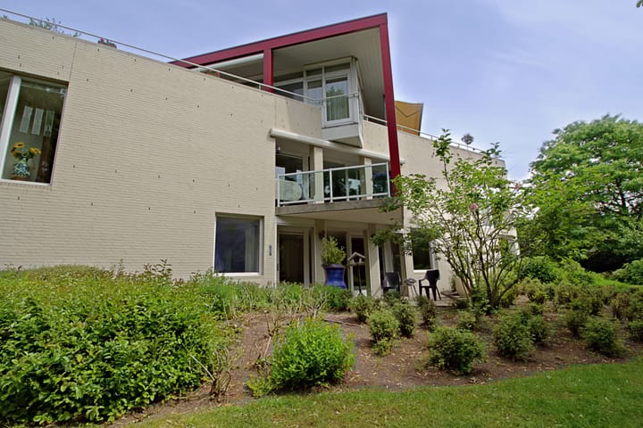 Foto 15 van Peter Benensonstraat 11