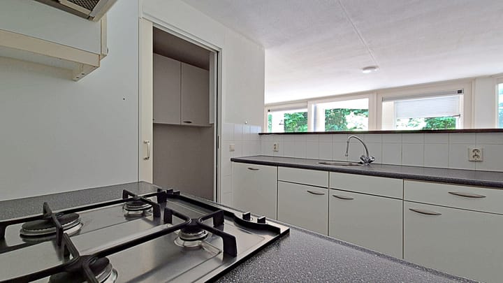 Foto 20 van Peter Benensonstraat 11