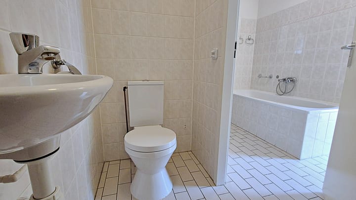 Foto 23 van Peter Benensonstraat 11